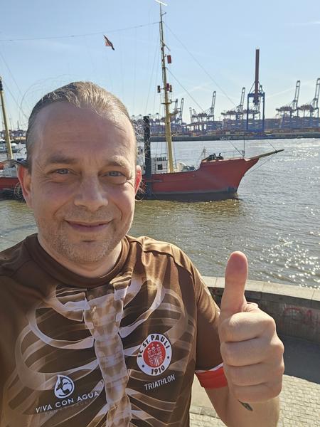 Gero Wenderholm am Hamburger Hafen an der Elbe, St. Pauli